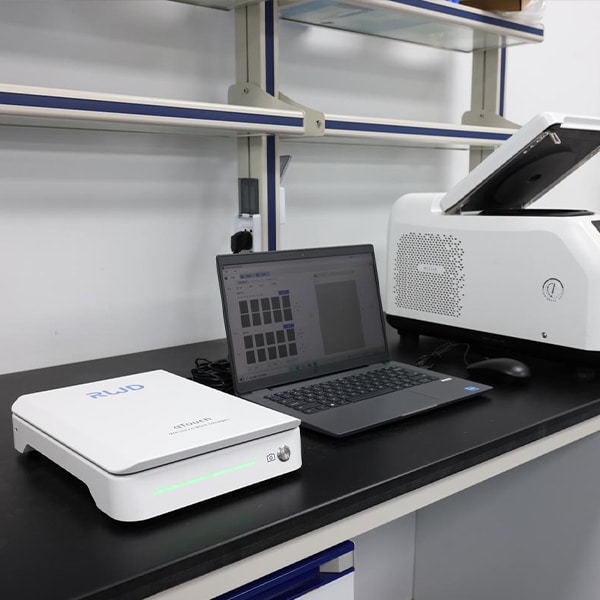 qTouch Western Blot imager-